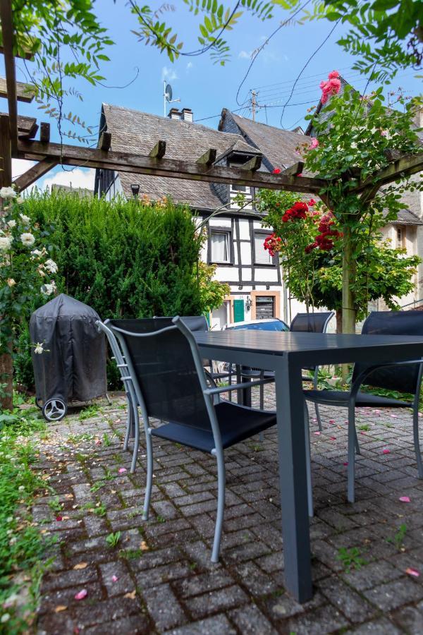 Villa Fachwerkhaeuschen Enkirch Esterno foto